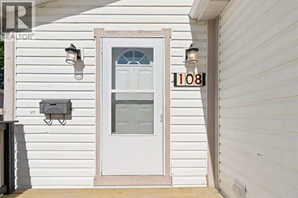 108 Grecian Place