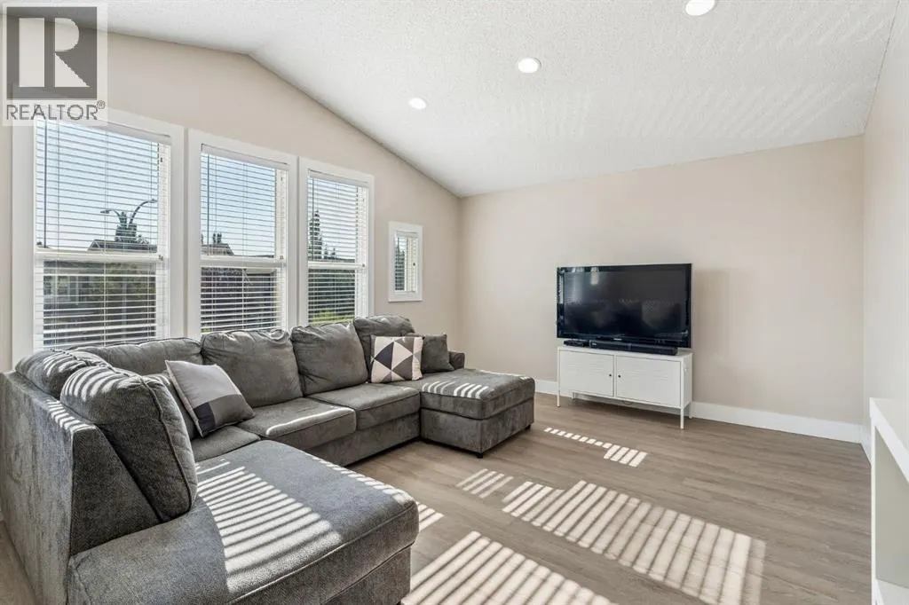 45 Mahogany Terrace SE