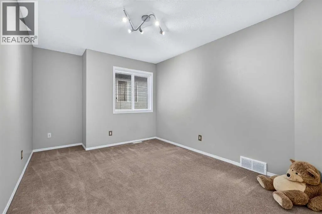 14 Evergreen Common SW