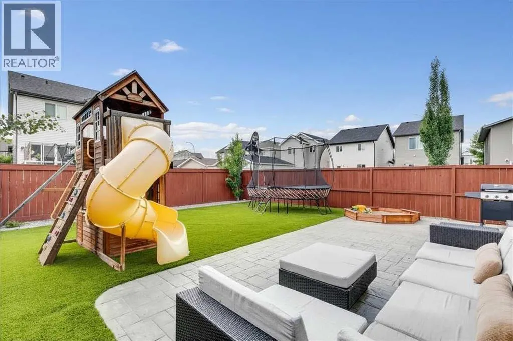 29 Copperpond Parade SE