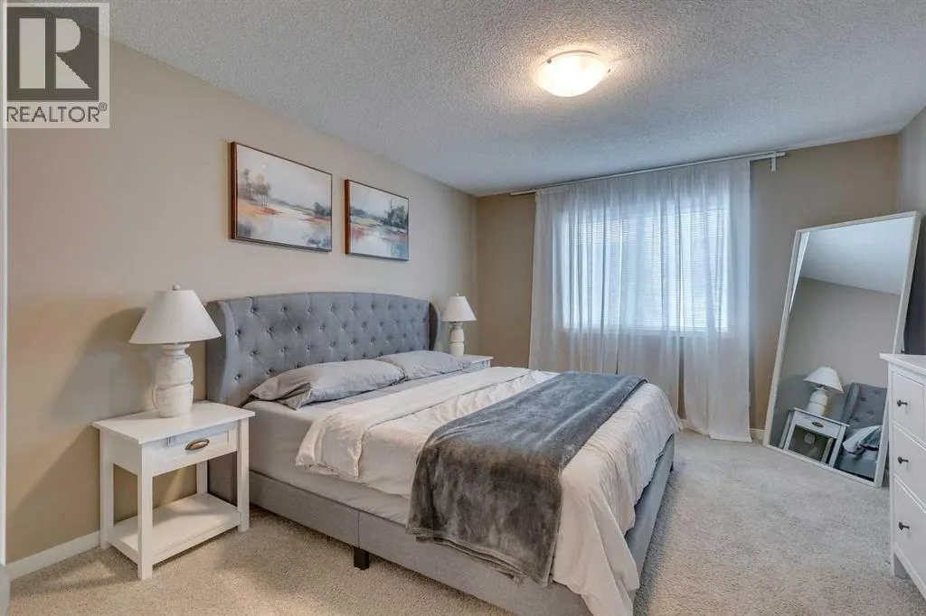 29 Copperpond Parade SE