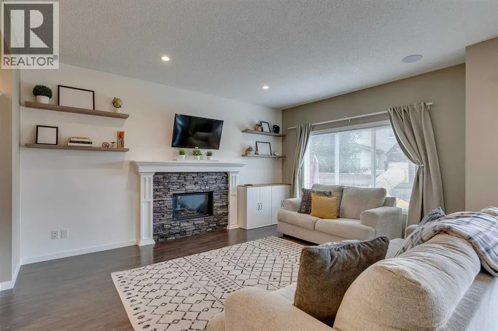 29 Copperpond Parade SE