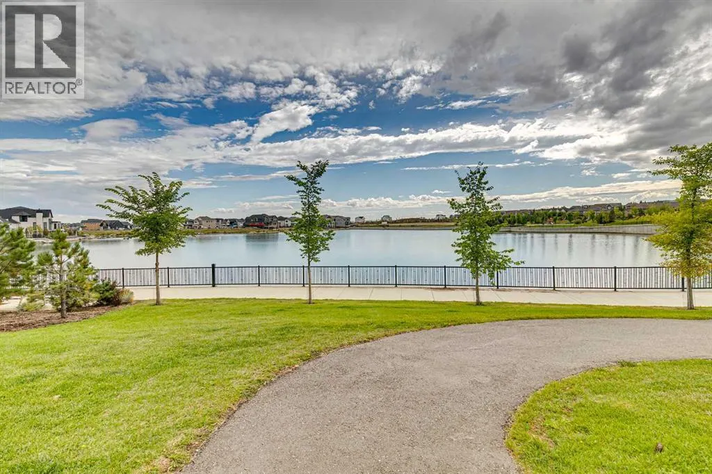 301, 120 Marina Cove SE