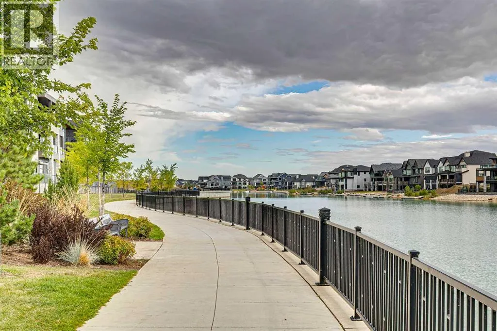 301, 120 Marina Cove SE
