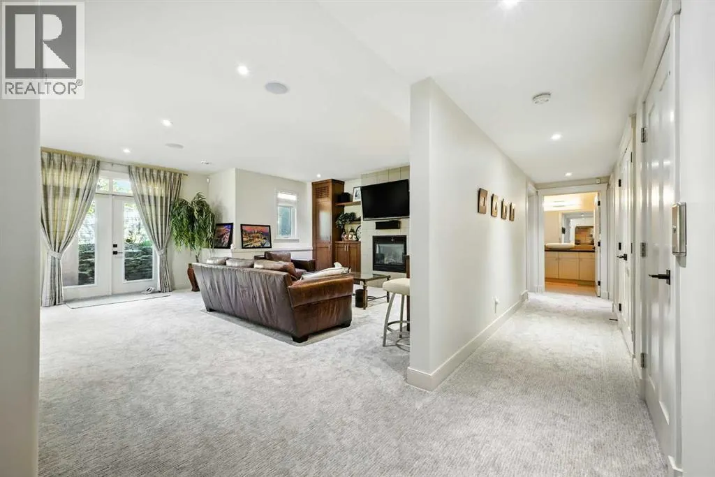 16 Spring Valley Lane SW