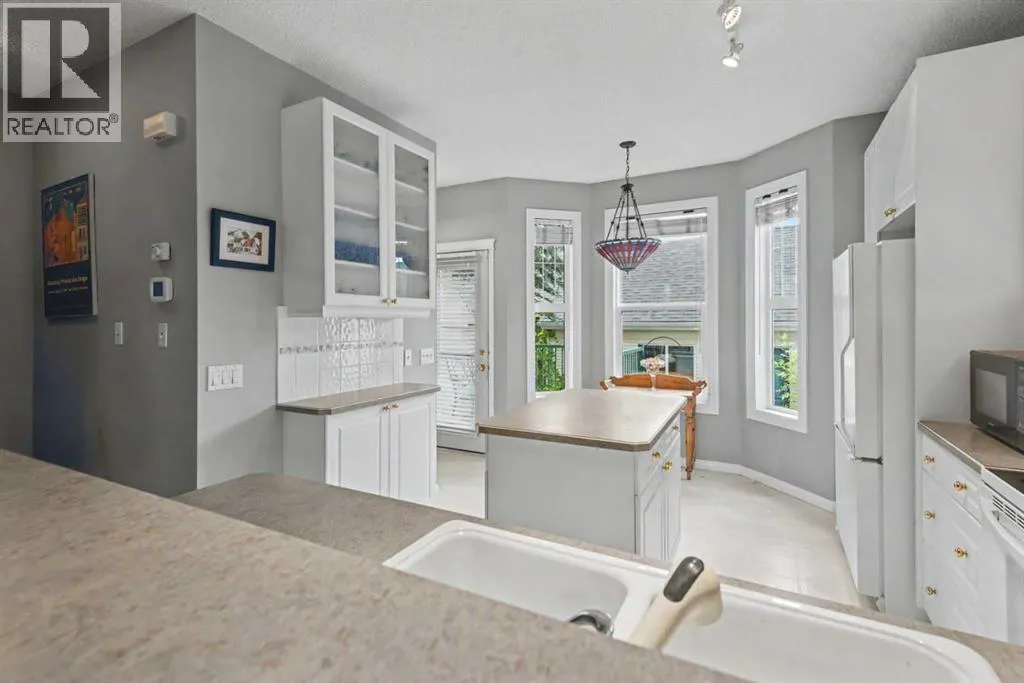 46 Prestwick Gardens SE