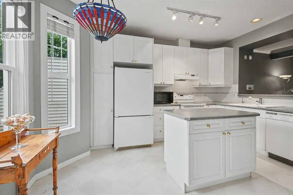 46 Prestwick Gardens SE