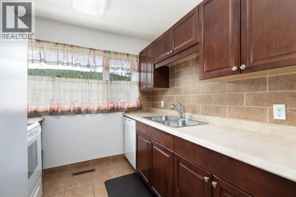 2 Blair Crescent