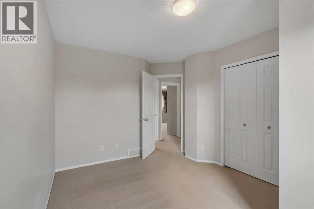 184 Everglen Way SW