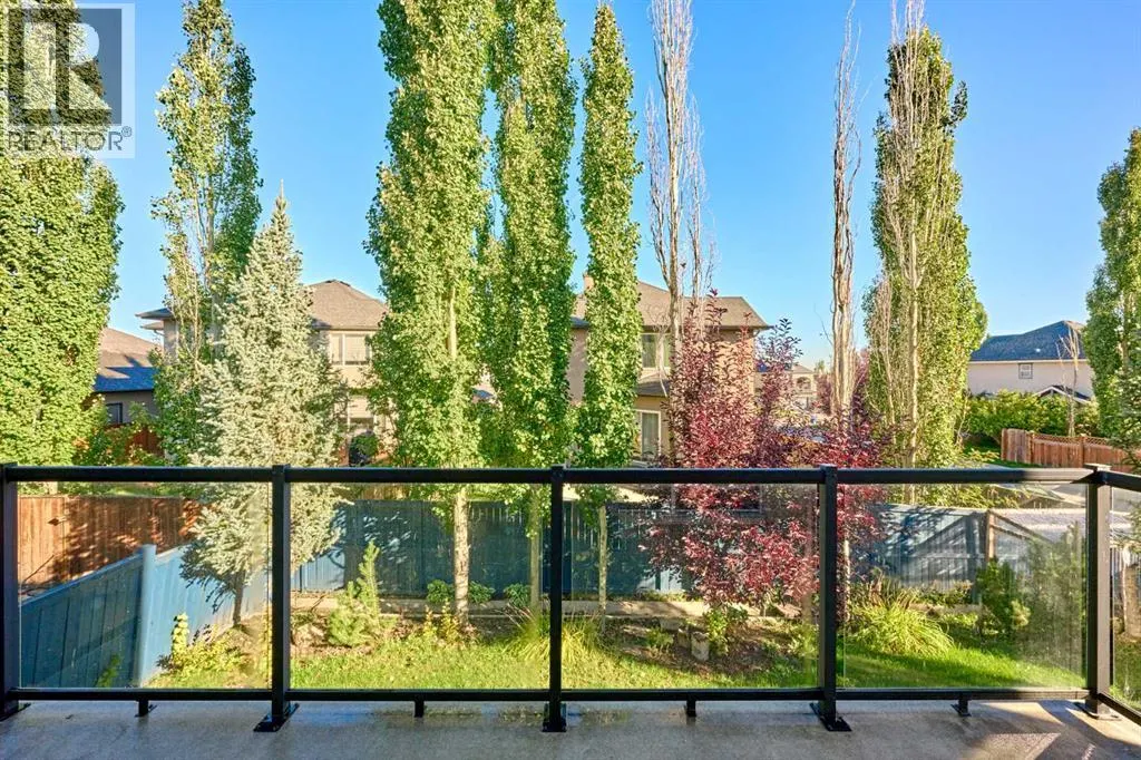 32 Evercreek Bluffs Crescent SW