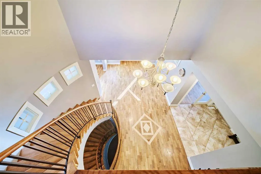 32 Evercreek Bluffs Crescent SW