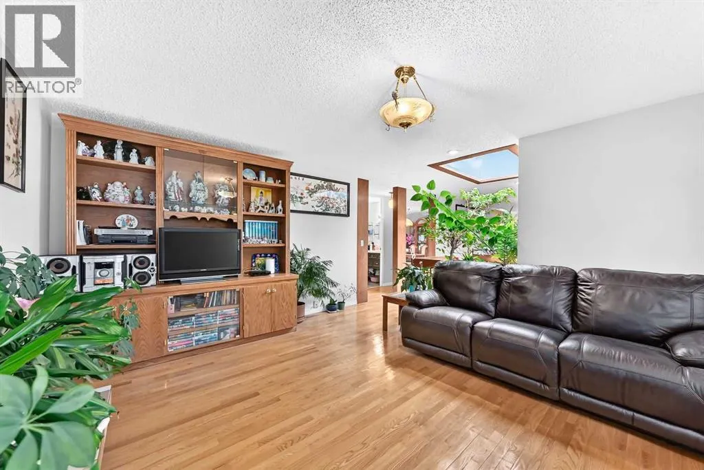 3219 Palliser Drive SW