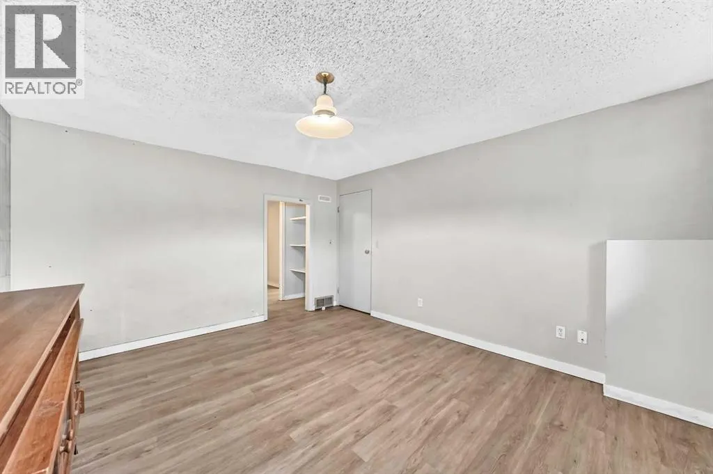 3219 Palliser Drive SW