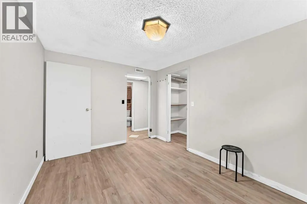 3219 Palliser Drive SW