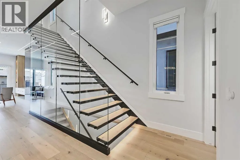 1902 13 Street SW