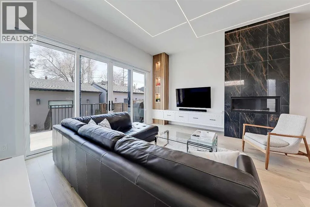 1902 13 Street SW