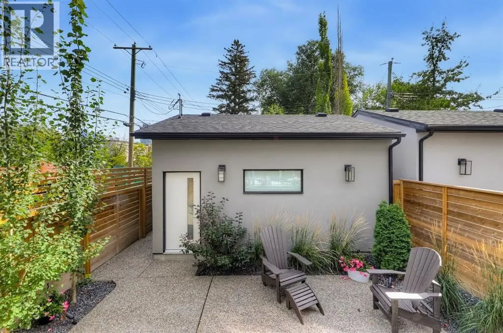 1902 13 Street SW