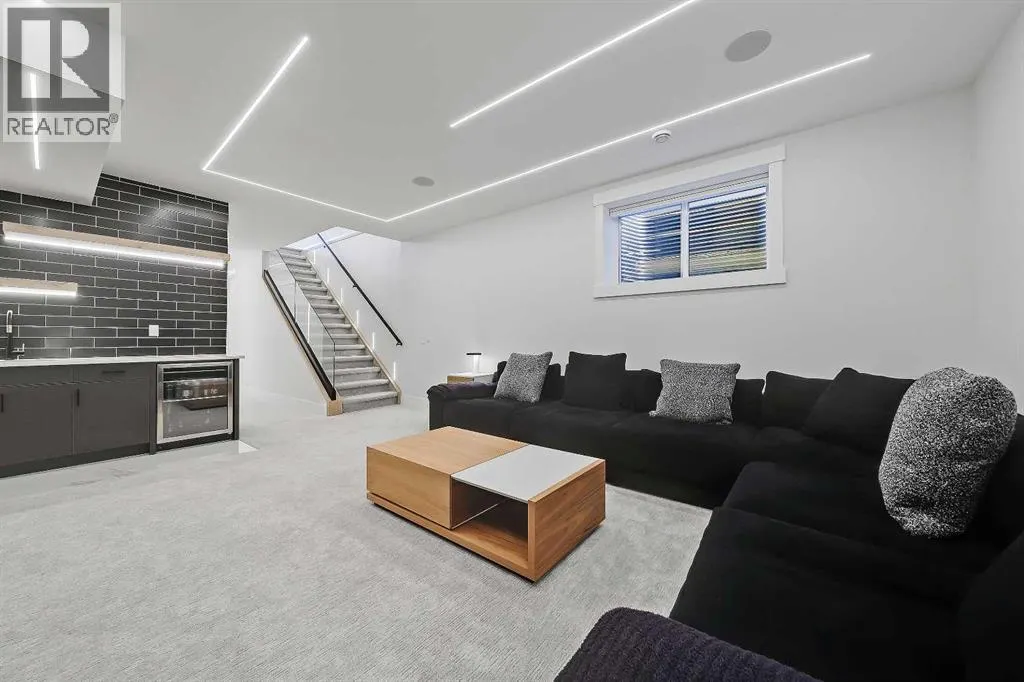 1902 13 Street SW