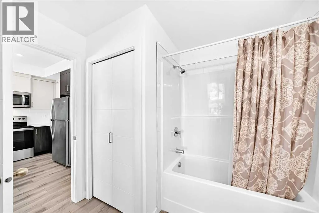 301, 205 Spring Creek Common SW