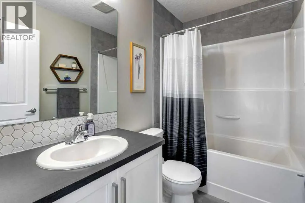 444 Legacy Point SE