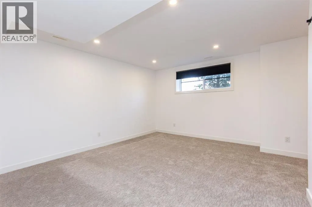 65 Evergreen Way