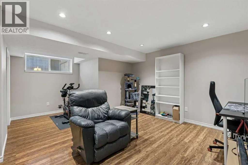 33 Legacy Gate SE