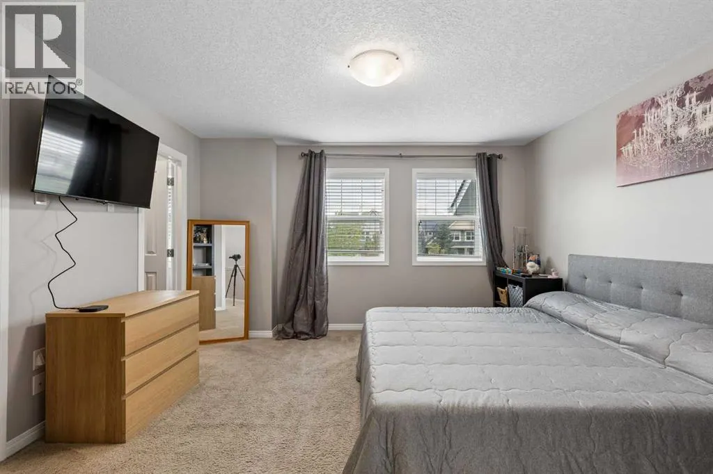 33 Legacy Gate SE