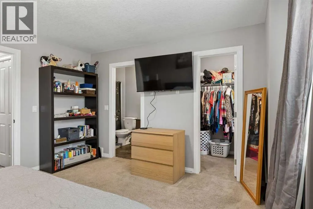 33 Legacy Gate SE