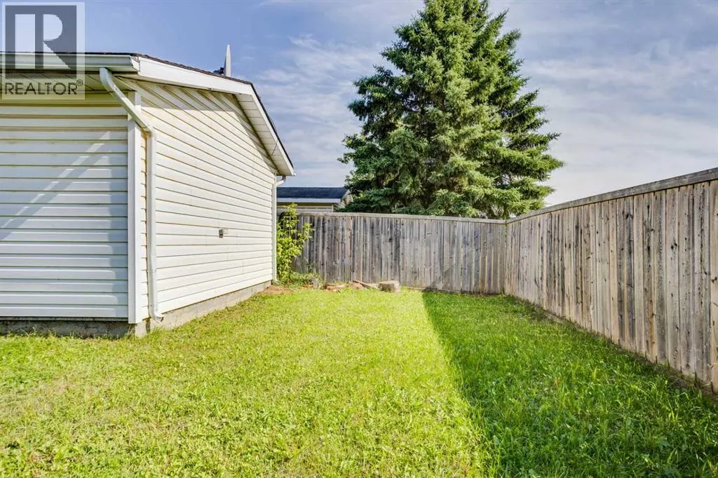33 Poplar Crescent