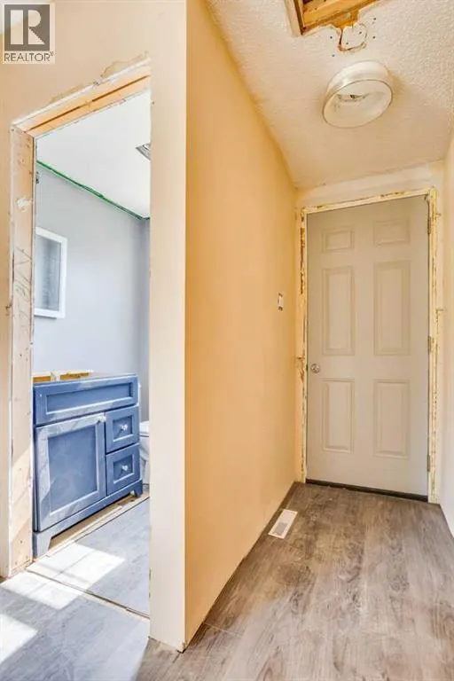33 Poplar Crescent