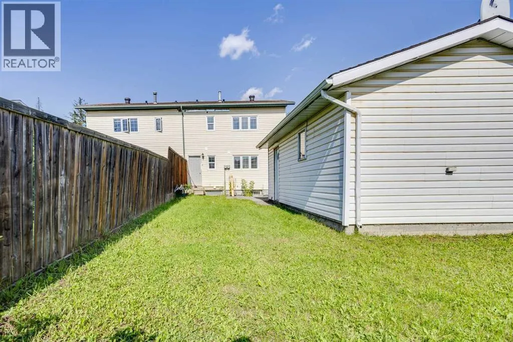 33 Poplar Crescent