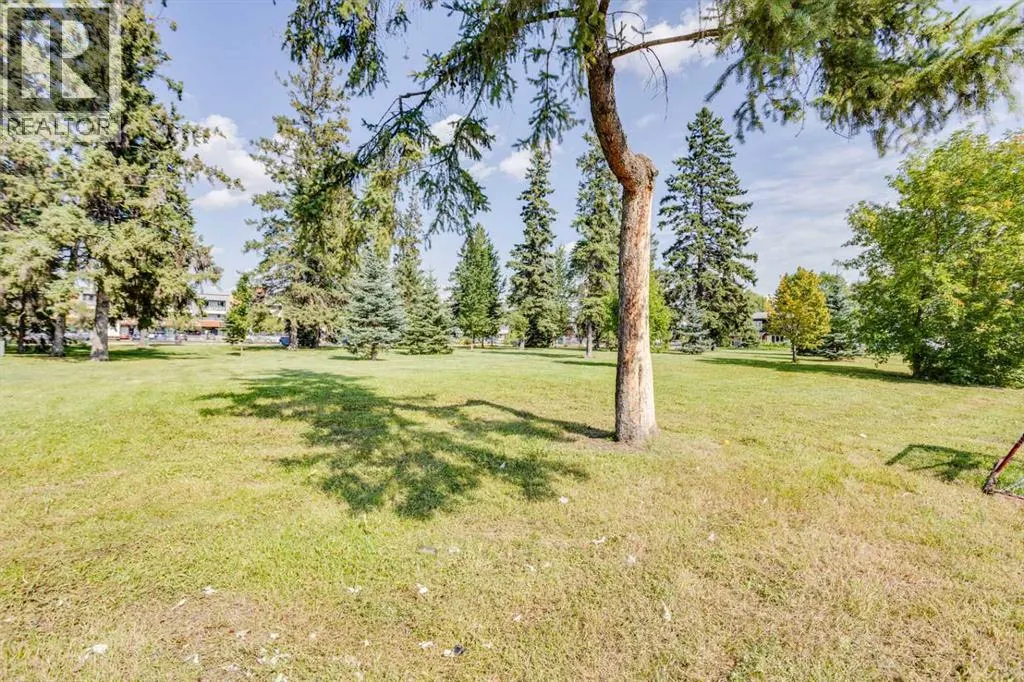 33 Poplar Crescent