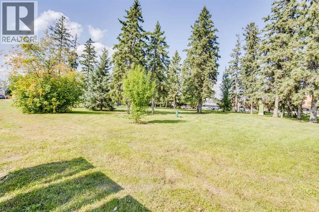 33 Poplar Crescent