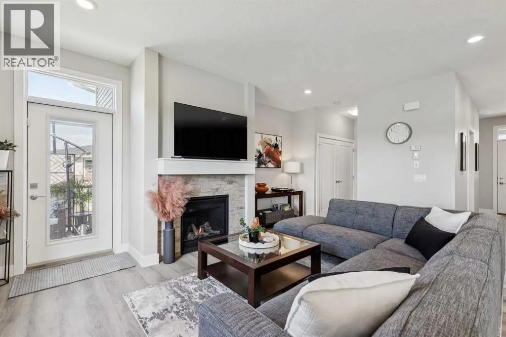 232, 20 Silverado Crest Park SW