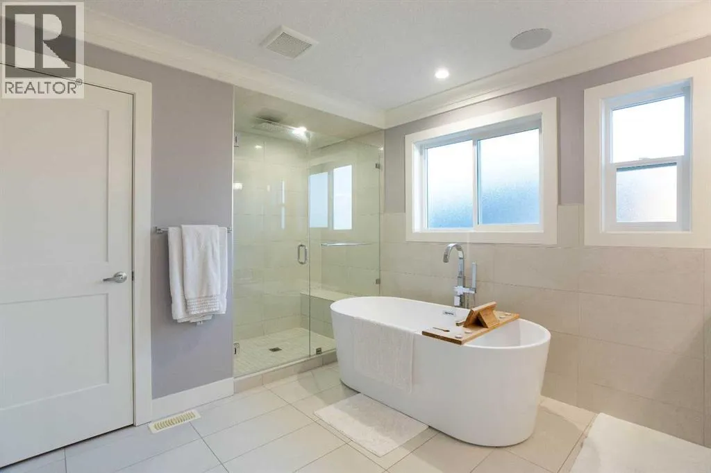 160 Kinniburgh Loop