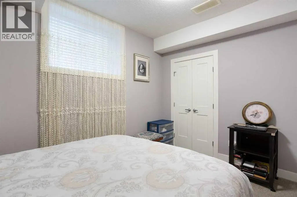160 Kinniburgh Loop