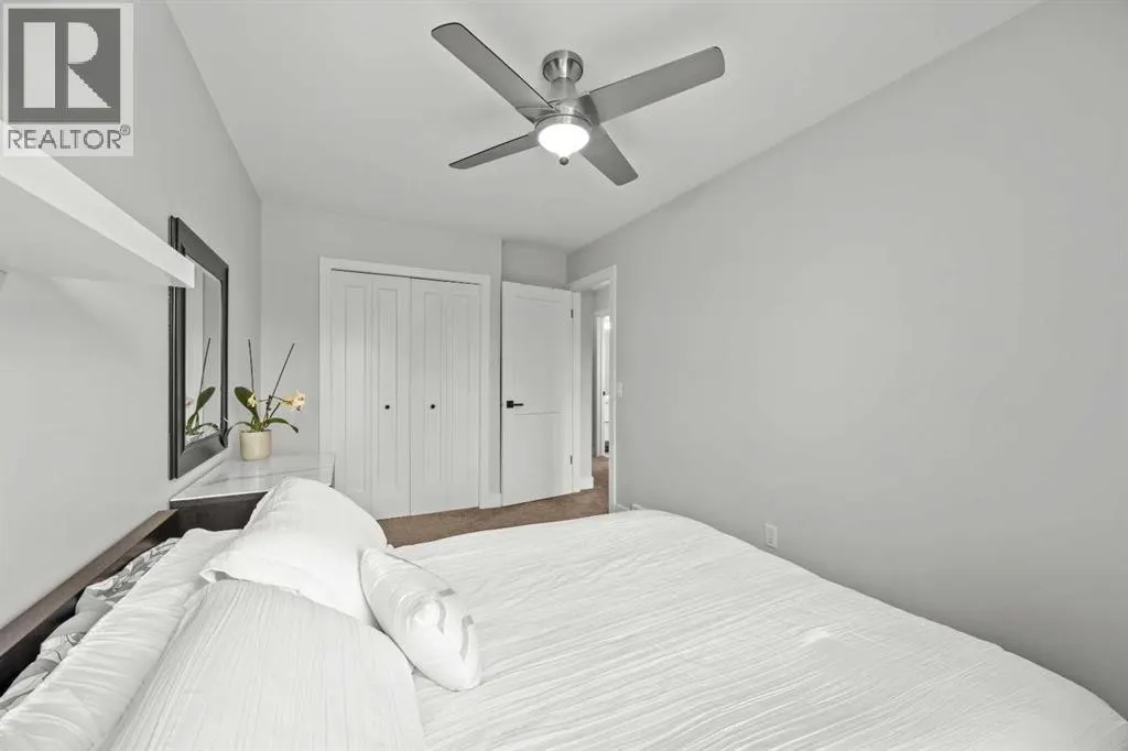 260 Riverside Mews SE
