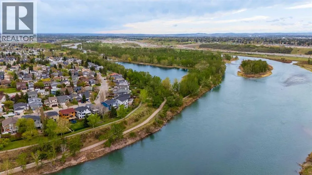 260 Riverside Mews SE