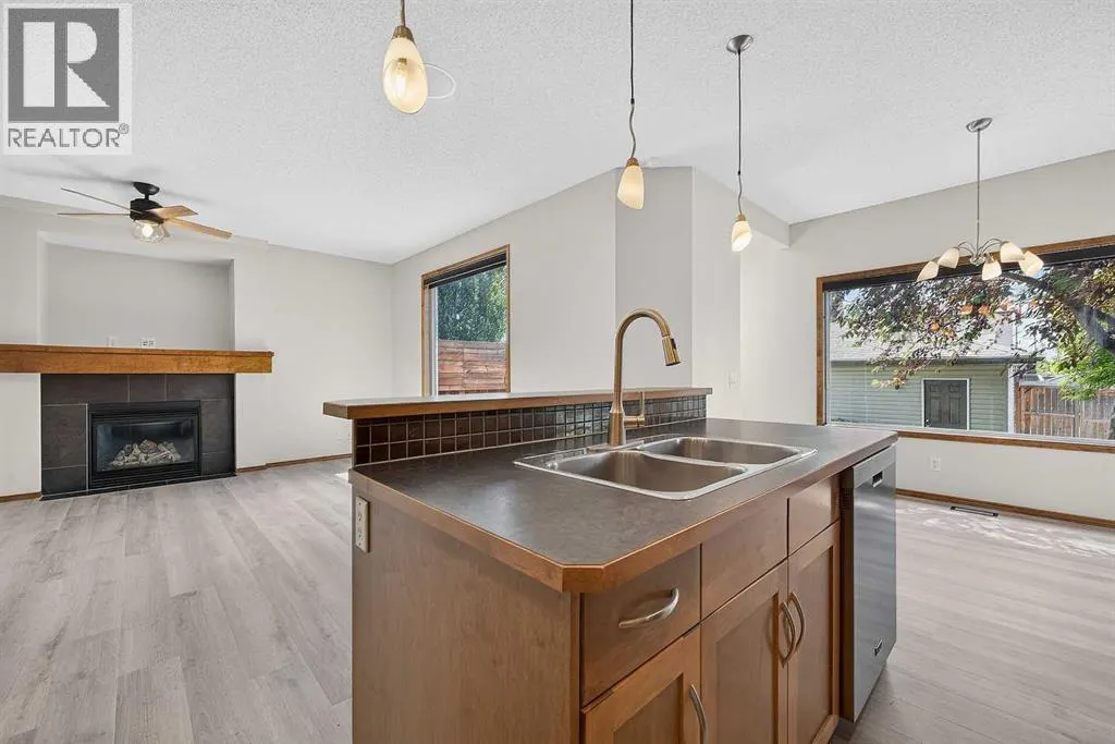 249 Elgin Manor SE