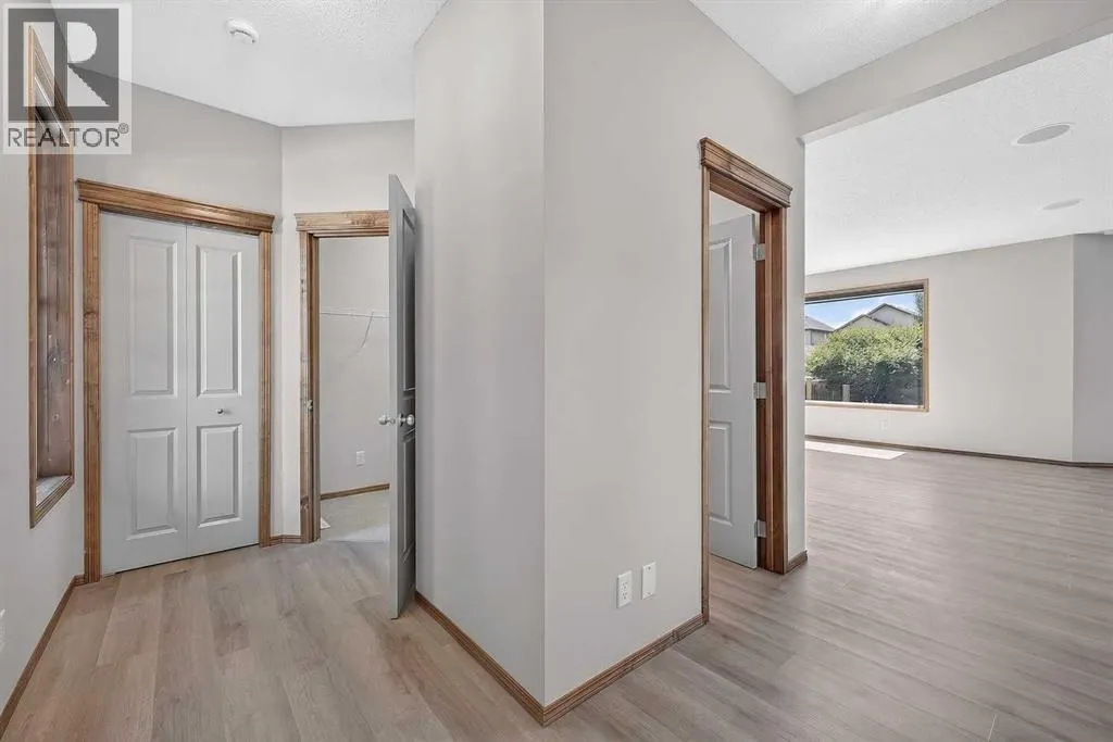 249 Elgin Manor SE