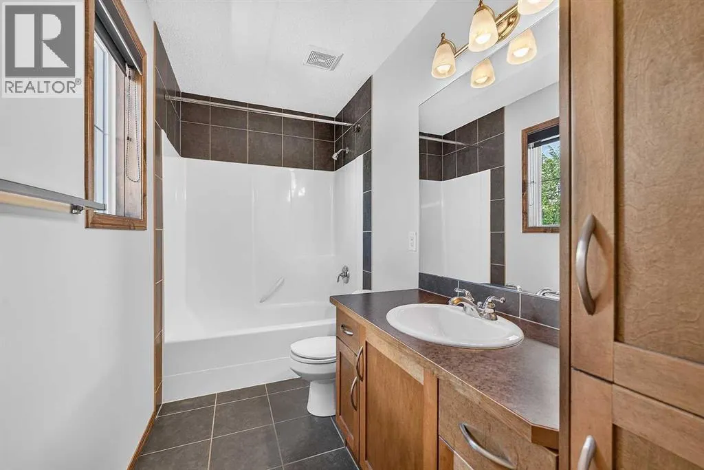 249 Elgin Manor SE