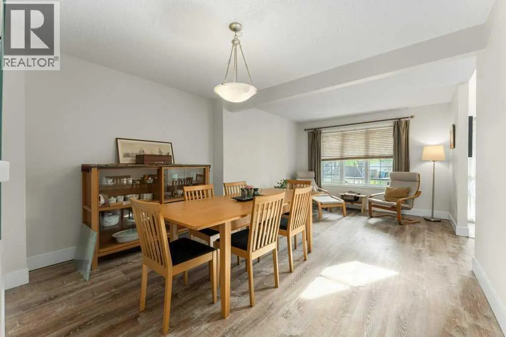 393 Inverness Park SE