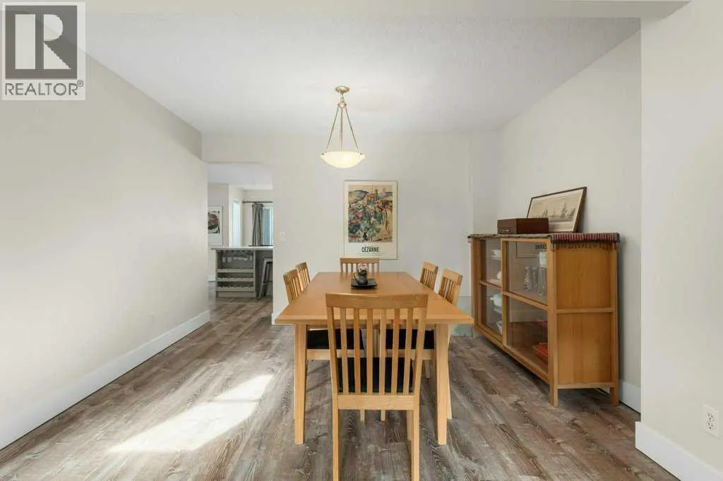 393 Inverness Park SE