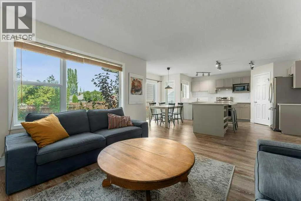 393 Inverness Park SE