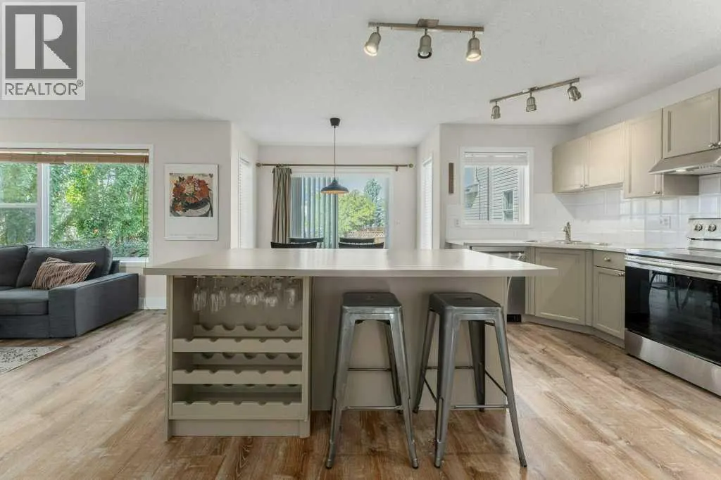 393 Inverness Park SE