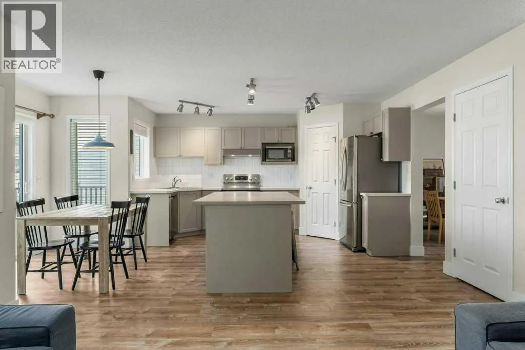 393 Inverness Park SE