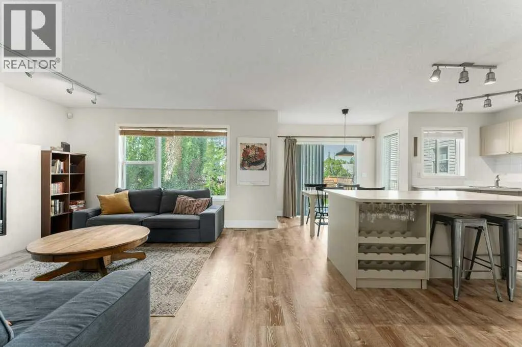 393 Inverness Park SE
