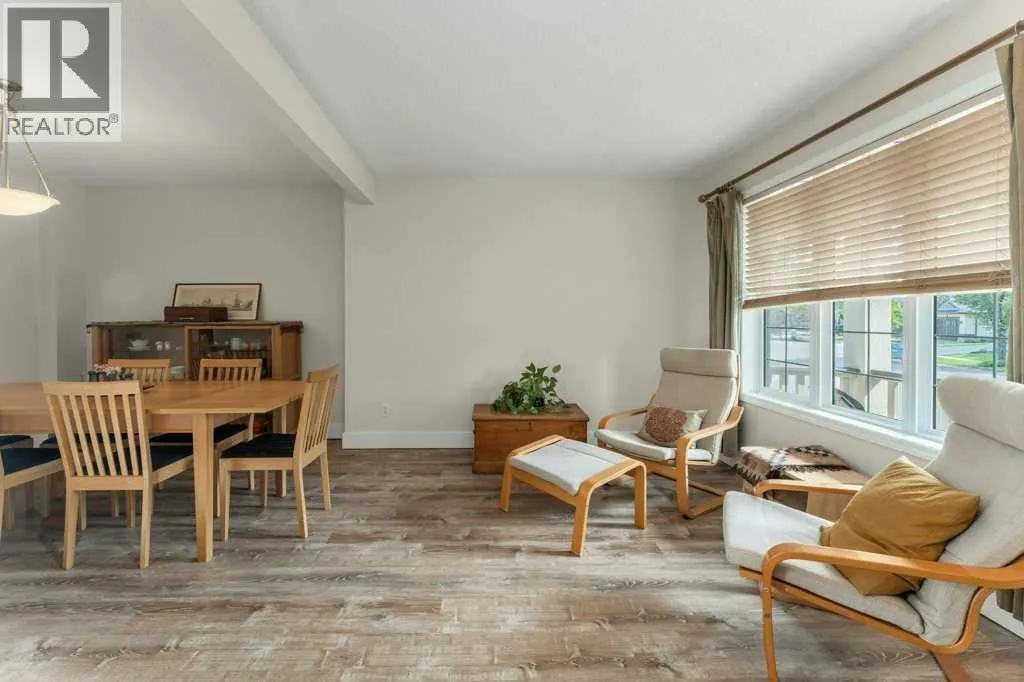 393 Inverness Park SE