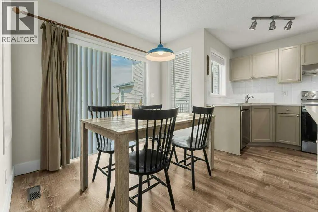 393 Inverness Park SE