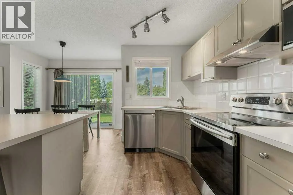 393 Inverness Park SE